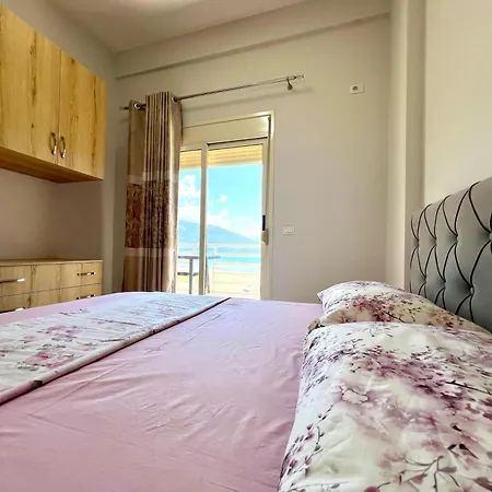 Comfortable Beachfront Apartment Vlore Exterior photo