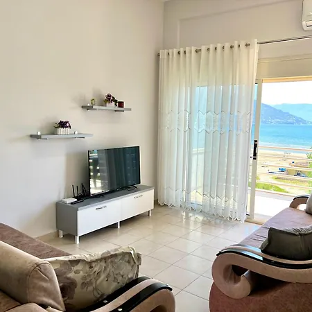 Comfortable Beachfront Apartment Vlore Exterior photo