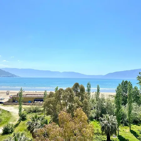 Comfortable Beachfront Apartment Vlore Exterior photo