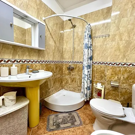 Comfortable Beachfront Apartment Vlore Exterior photo